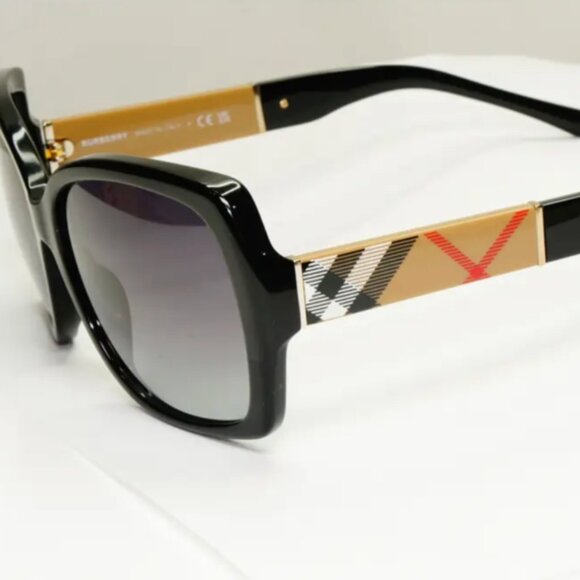 New Burberry Sunglasses - Classic Plaid Print - Authentic with case - Picture 2 of 8